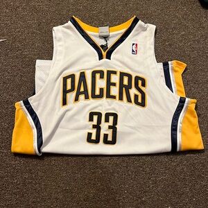 ⭐️SIGNED⭐️ pacers jersey